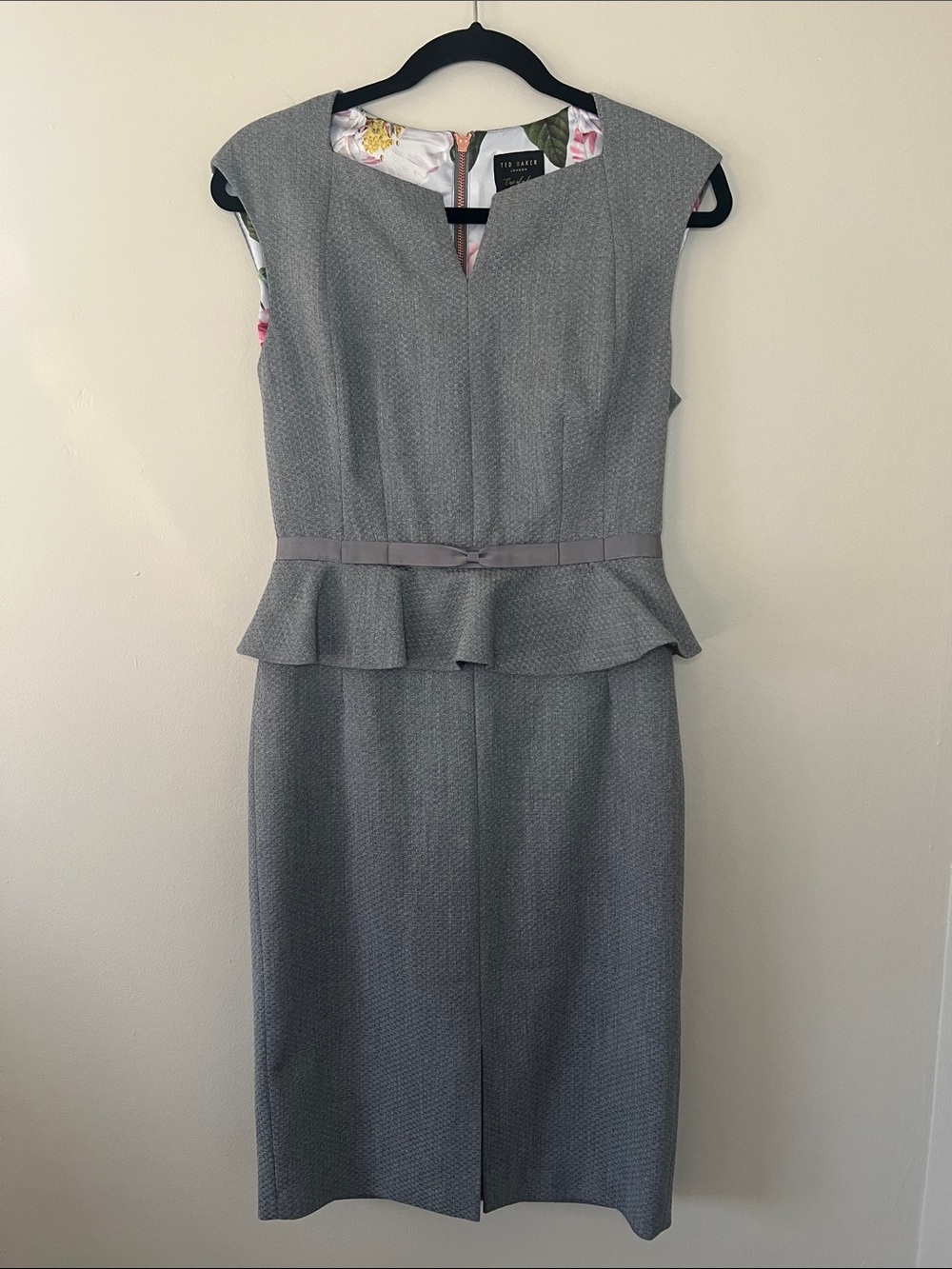 Ted Baker London Nadaed Gray Textured Peplum Sheath Dress  - Size 3